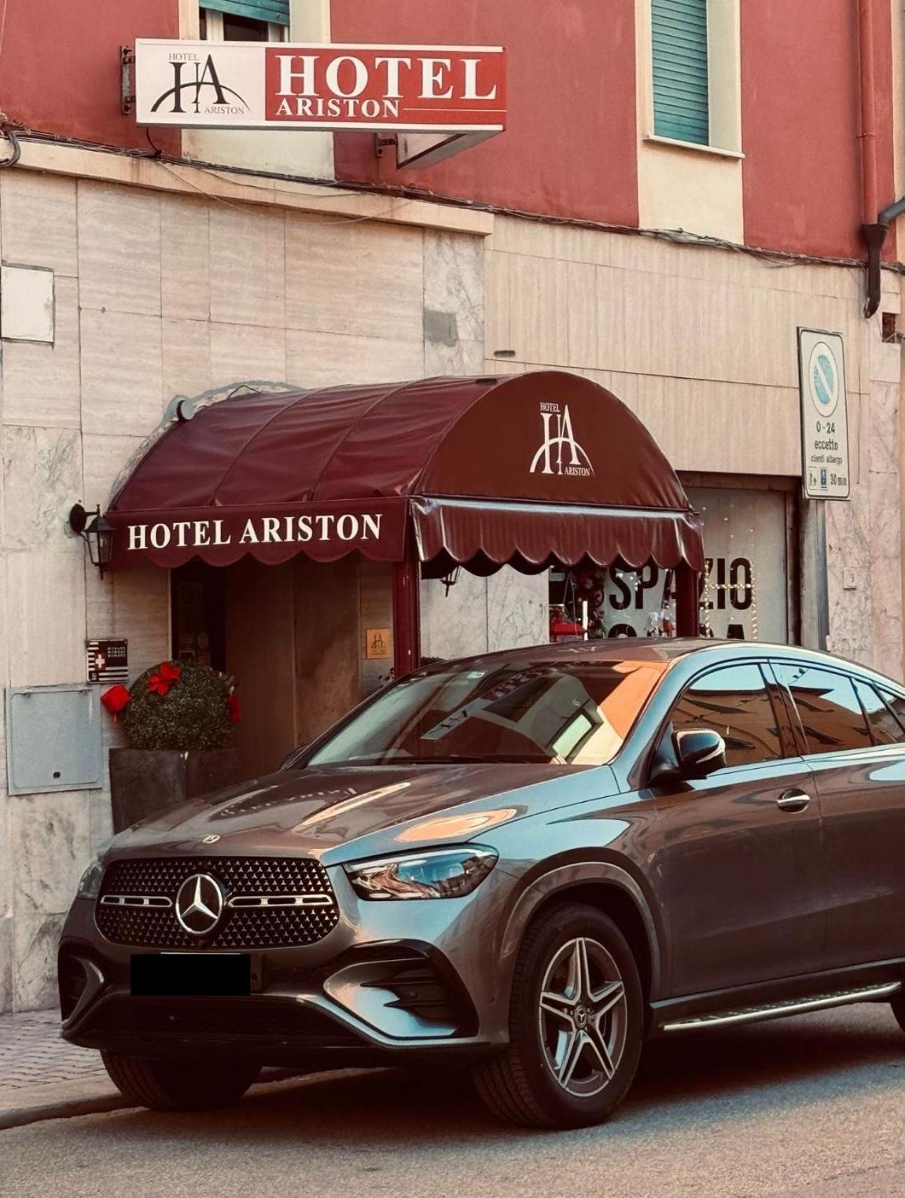 阿里斯顿酒店 皮昂比诺 外观 照片